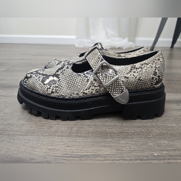 Steve Madden Maryjane Kamlee Lug  Platform Snake Print Chunky Loafers Size 8.5 - Picture 5 of 11